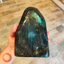 Charger l'image dans la galerie, Grosse Labradorite polie