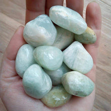 Load image into Gallery viewer, Pierre roulée Aigue marine