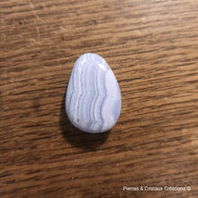 Charger l'image dans la galerie, Pendentifs Pierres roulées percées en Calcédoine