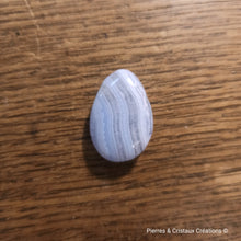 Charger l'image dans la galerie, Pendentifs Pierres roulées percées en Calcédoine