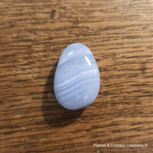 Charger l'image dans la galerie, Pendentifs Pierres roulées percées en Calcédoine
