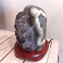 Charger l'image dans la galerie, Lampe veilleuse en Améthyste brute