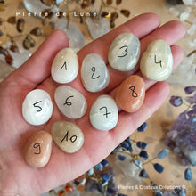 Load image into Gallery viewer, Pierre de Lune pierre roulée percée