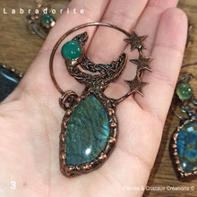 Cargar imagen en el visor de la galería, Pendentif Lune Labradorite