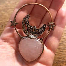 Charger l'image dans la galerie, Pendentif Cœur de Lune Quartz rose