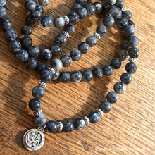 Load image into Gallery viewer, Mala Labradorite Scandinave