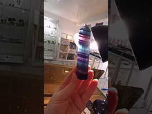 Charger et lire la vidéo dans la visionneuse de la Galerie, Pointe de Fluorite (obélisque)