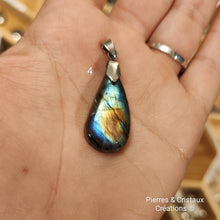 Charger l&#39;image dans la galerie, Pendentif en Labradorite
