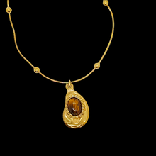 Cargar imagen en el visor de la galería, Collier doré Œil de tigre
