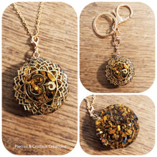 Load image into Gallery viewer, Pendentif / Porte clé Orgonite (plusieurs pierres et symboles disponibles)
