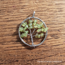 Charger l&#39;image dans la galerie, Pendentif Arbre de Vie (plusieurs pierres disponibles)
