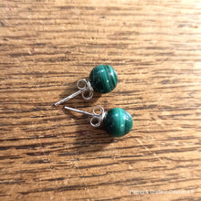 Charger l&#39;image dans la galerie, Clous d&#39;oreilles argent Malachite
